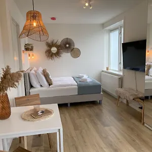 https://pure-beach-studio.zandvoort-hotels.com